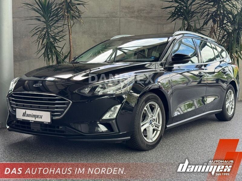 Schwarz Gebraucht 2020 Ford Focus Cool & Connect Limousine | 16.850 € (Etwas zu teuer) - Bild 1/4