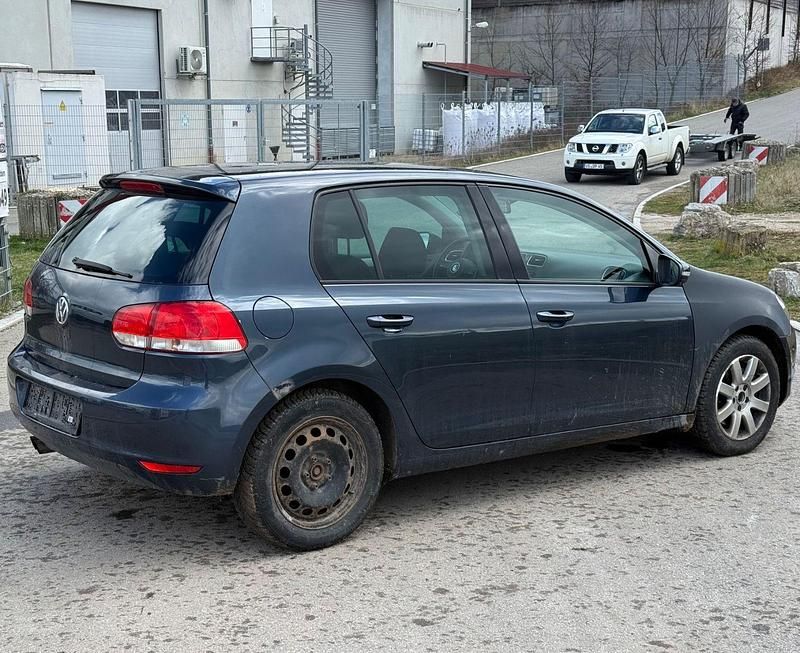 Gebraucht VW Golf VI Team 140 PS (102 kW) 2010 Blau Kleinwagen