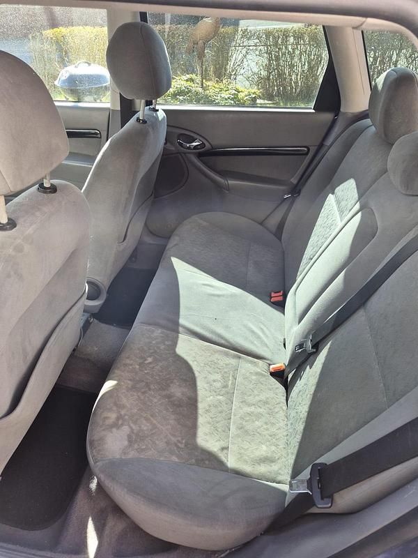 Gebraucht Ford Focus 115 PS (84 kW) 1999 Blau Kombi