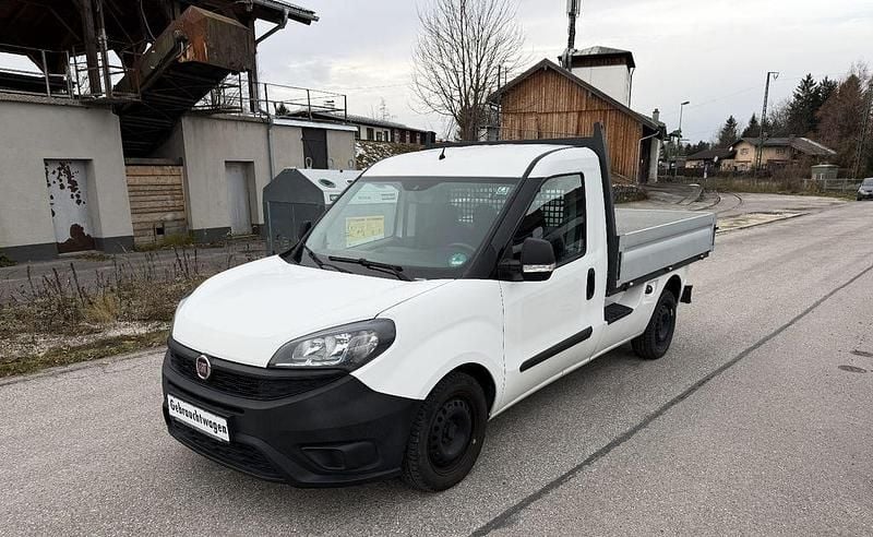Weiß Gebraucht 2018 Fiat Doblò Van / Kleinbus | 11.300 € (Fairer Preis) - Bild 1/4