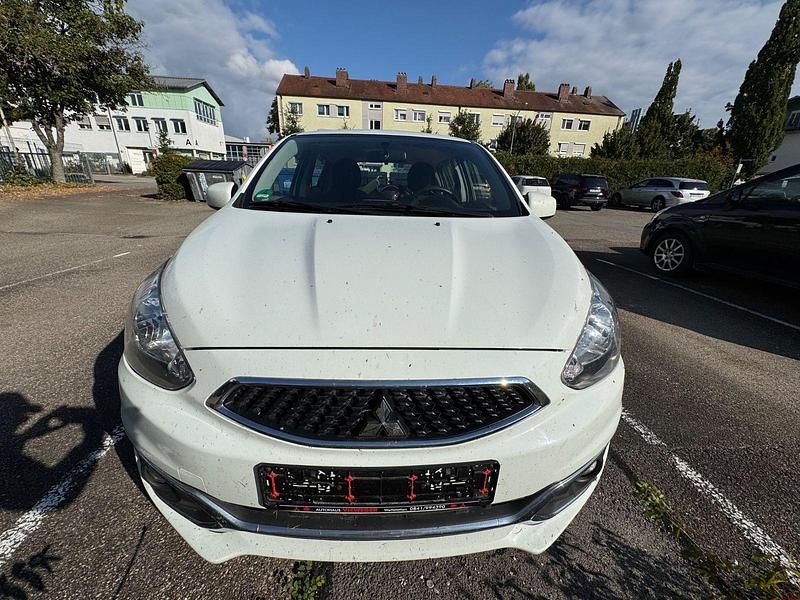 Weiß Gebraucht 2018 Mitsubishi Space Star Diamant Edition Kleinwagen | 5.600 € (Fairer Preis) - Bild 1/4