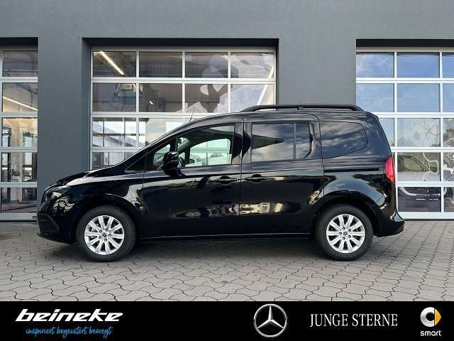 Gebraucht Mercedes T180 Progressive 116 PS (85 kW) 2024 Schwarz Van / Kleinbus