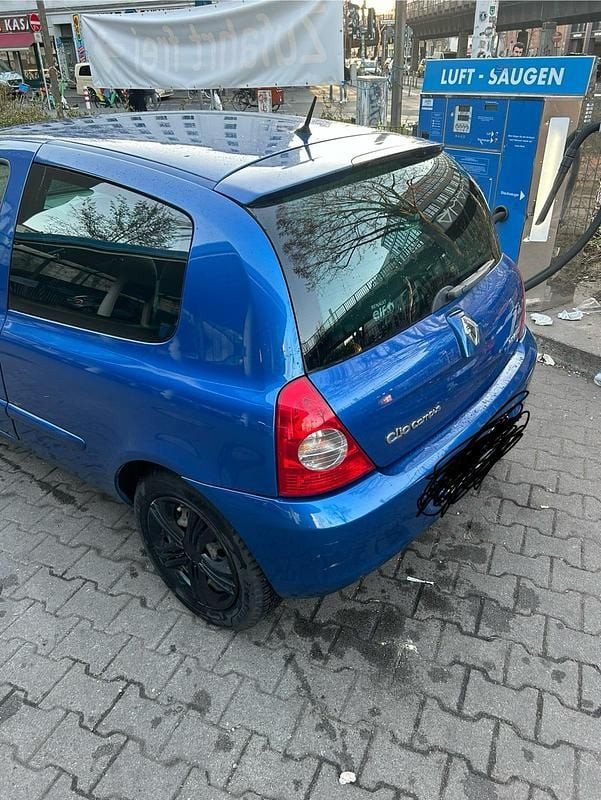Gebraucht Renault Clio II 58 PS (42 kW) 2007 Blau Kleinwagen