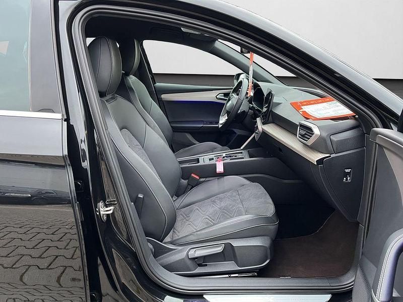 Gebraucht Seat Leon XCELLENCE 190 PS (139 kW) 2022 Midnight schwarz metallic (metallic) Limousine