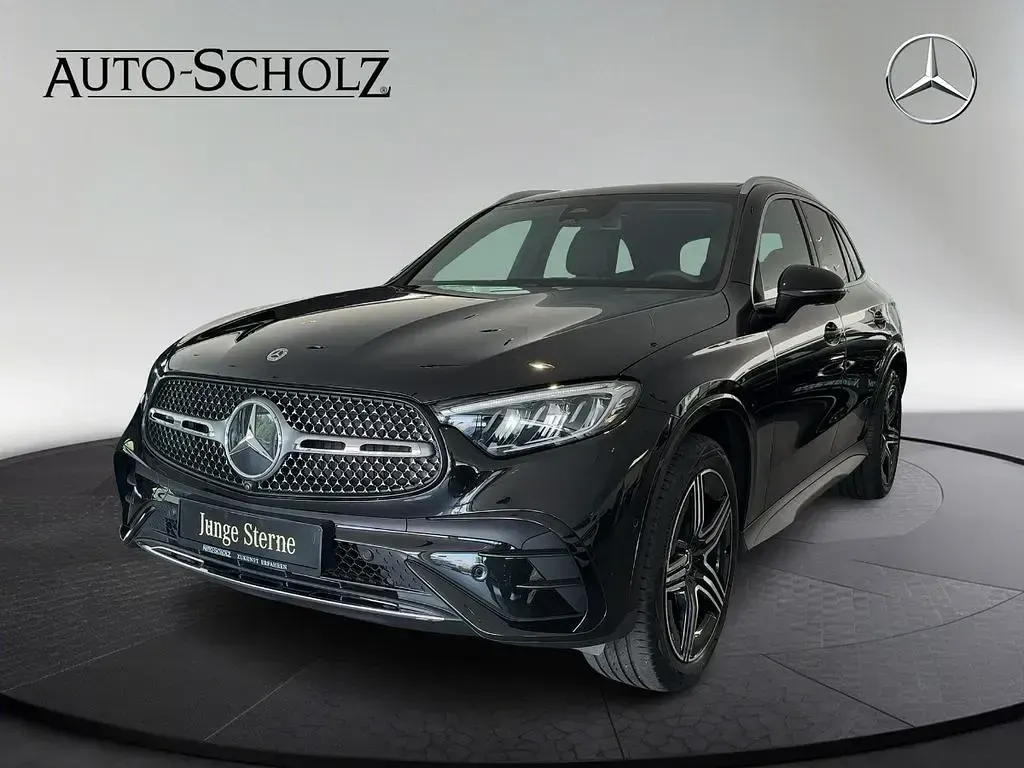 Gebraucht Mercedes GLC220 AMG 197 PS (144 kW) 2025 Schwarz SUV
