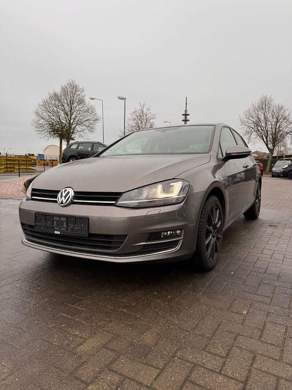 Gebraucht VW Golf VII LOUNGE 86 PS (63 kW) 2015 Limousine