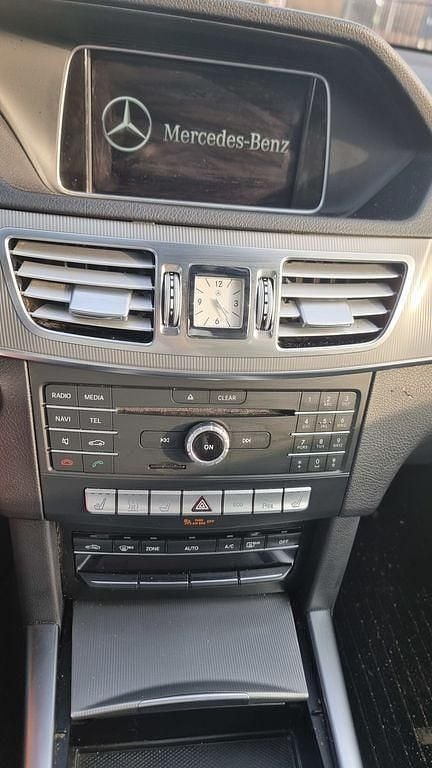 Gebraucht Mercedes E250 204 PS (150 kW) 2016 Rot Kombi