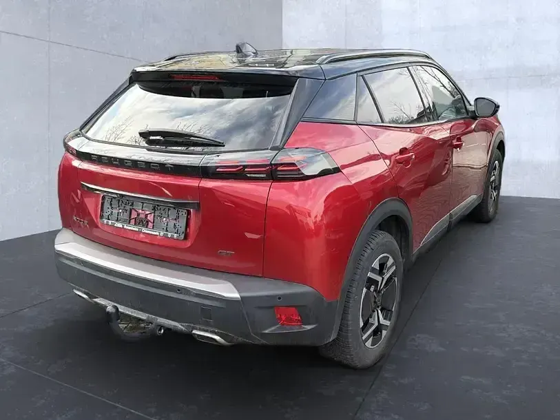 Gebraucht Peugeot 2008 GT 131 PS (96 kW) 2023 Lackierung elixierrot/typ ver (metallic) SUV