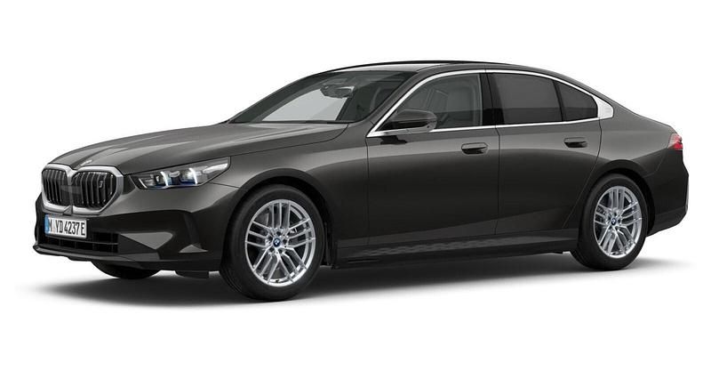 Grau Gebraucht 2024 BMW i5 Comfort Edition Limousine | 60.921 € (Fairer Preis) - Bild 1/4