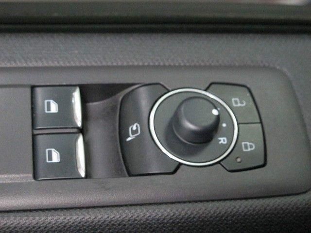 Second-hand Ford Transit Custom Active 150 CP (110 kW) 2025 Gri Monovolum
