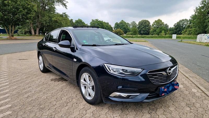 Blau Gebraucht 2018 Opel Insignia Limousine | 13.000 € (Guter Preis) - Bild 1/4