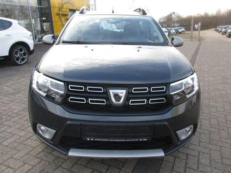 Gebraucht Dacia Sandero Stepway 90 PS (66 kW) 2019 Grau SUV