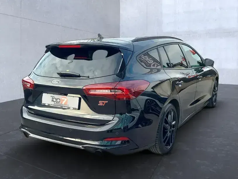Używany Ford Focus ST 280 KM (205 kW) 2023 Czarny Kombi