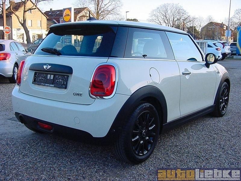 Gebraucht Mini Metropolitan 102 PS (75 kW) 2015 Pepperwhite Limousine