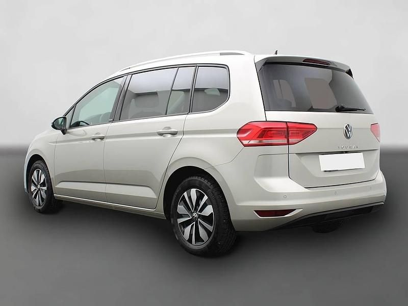 Gebraucht VW Touran S 150 PS (110 kW) 2024 Silber Van / Kleinbus