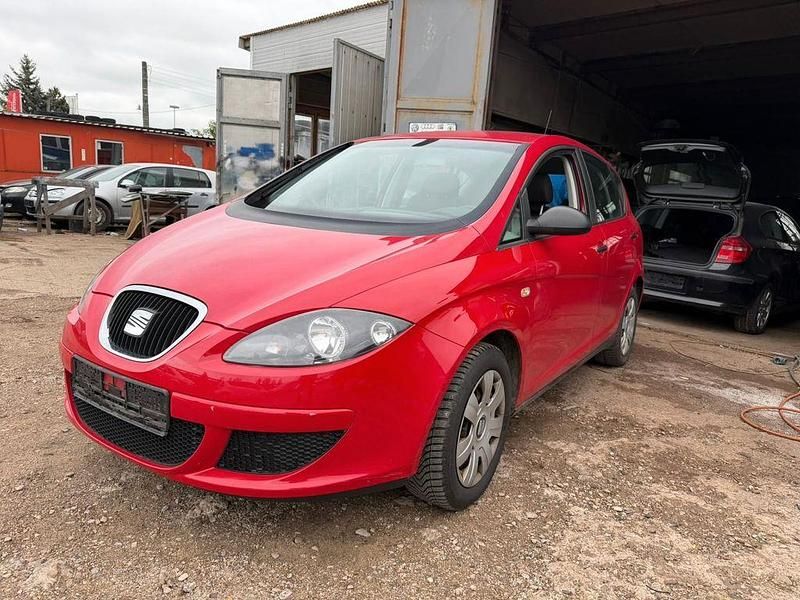 Rot Gebraucht 2004 Seat Altea Van / Kleinbus | 1.700 € (Superpreis) - Bild 1/4