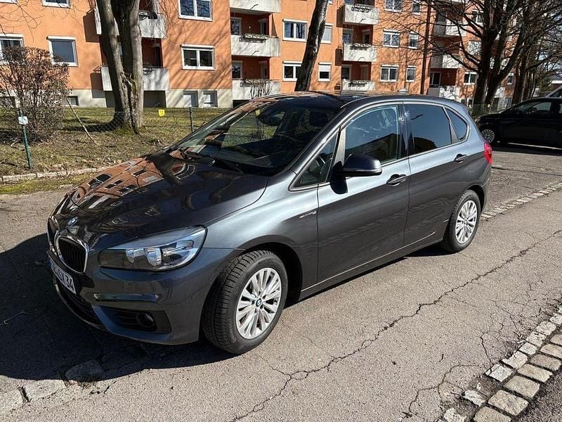 Gebraucht BMW 218 Active Tourer Advantage 136 PS (100 kW) 2015 Grau Van / Kleinbus