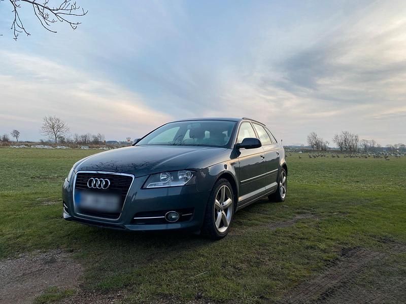 Gebraucht Audi A3 140 PS (102 kW) 2011 Grau Limousine