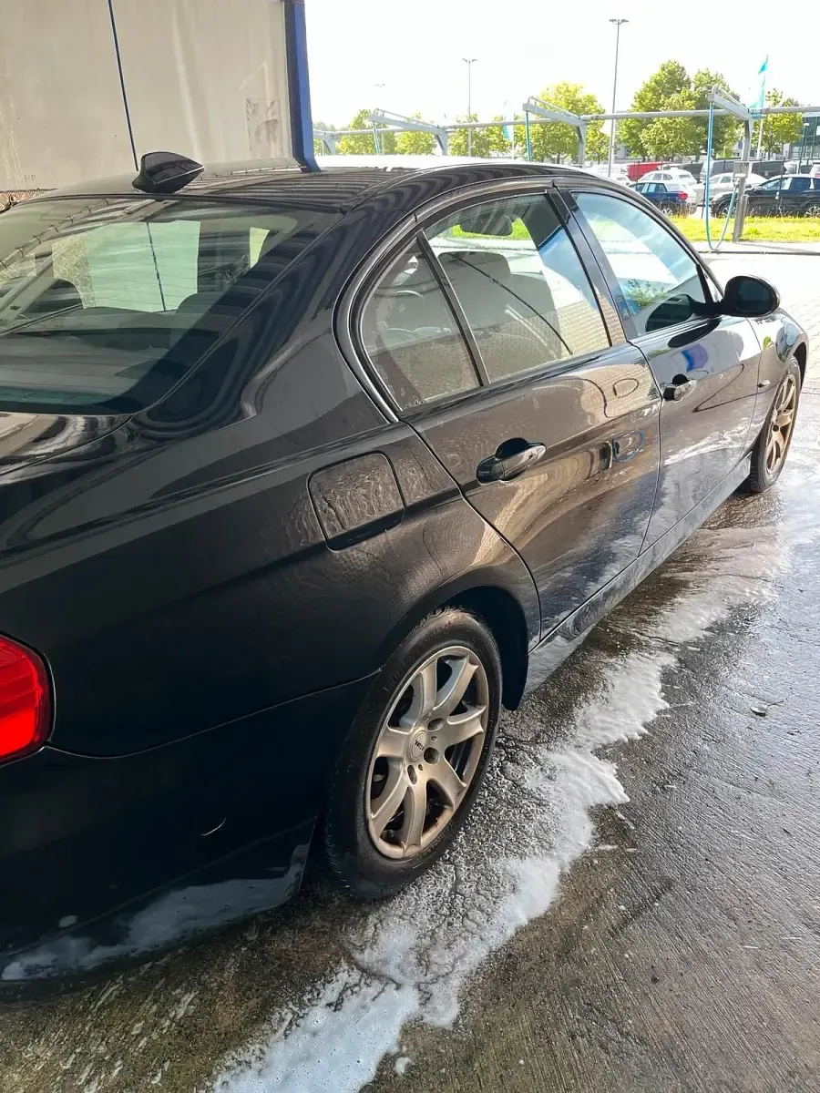 Gebraucht BMW 320 163 PS (119 kW) 2006 Schwarz Limousine