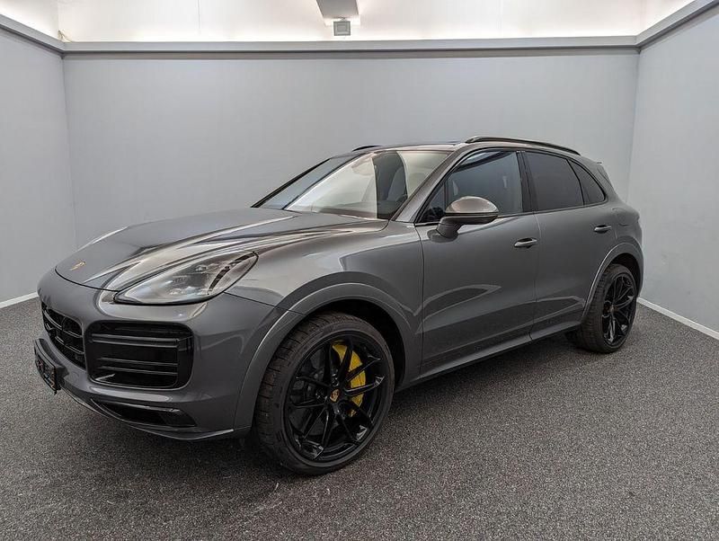 Grau Gebraucht 2020 Porsche Cayenne Turbo S SUV | 109.999 € (Fairer Preis) - Bild 1/4