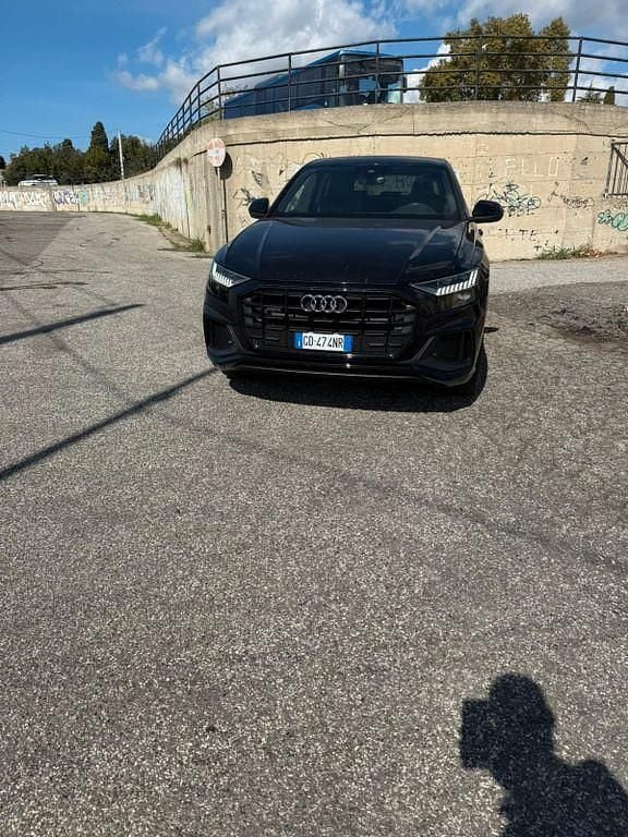 Schwarz Gebraucht 2021 Audi Q8 Sport SUV | 38.000 € - Bild 1/4