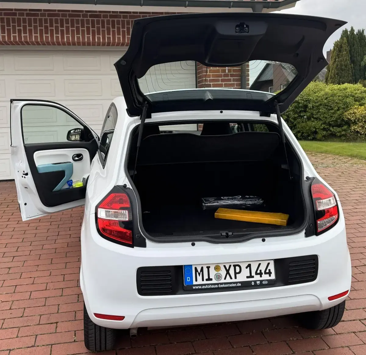 Gebraucht Renault Twingo Experience 69 PS (50 kW) 2016 Weiß Kleinwagen