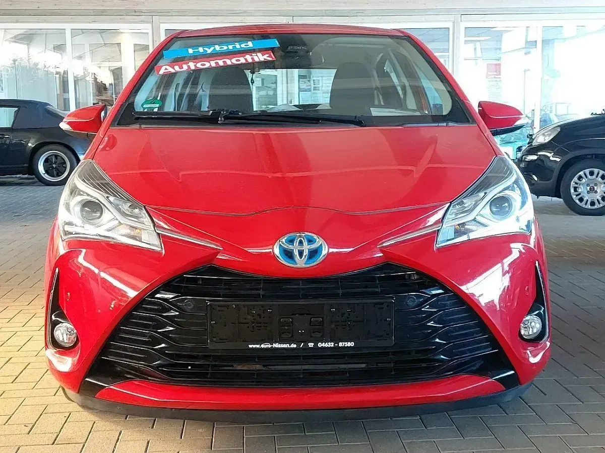 Gebraucht Toyota Yaris 73 PS (53 kW) 2018 Rot Kleinwagen