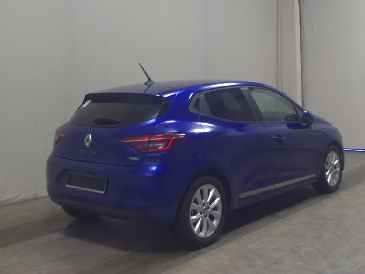 Używany Renault Clio V Experience 140 KM (102 kW) 2021 Niebieski Sedan/Limuzyna