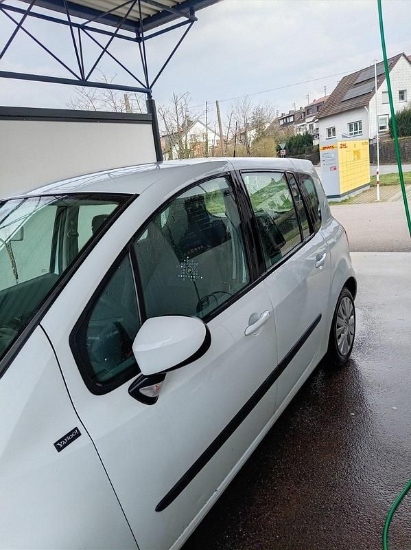 Gebraucht Renault Grand Modus 75 PS (55 kW) 2012 Weiß Van / Kleinbus