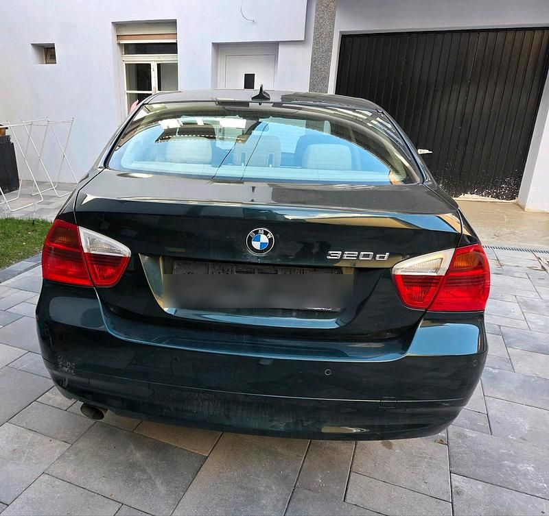 Gebraucht BMW 320 163 PS (119 kW) 2007 Grün Limousine