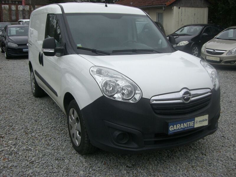Weiß Gebraucht 2018 Opel Combo Van / Kleinbus | 8.990 € (Superpreis) - Bild 1/4