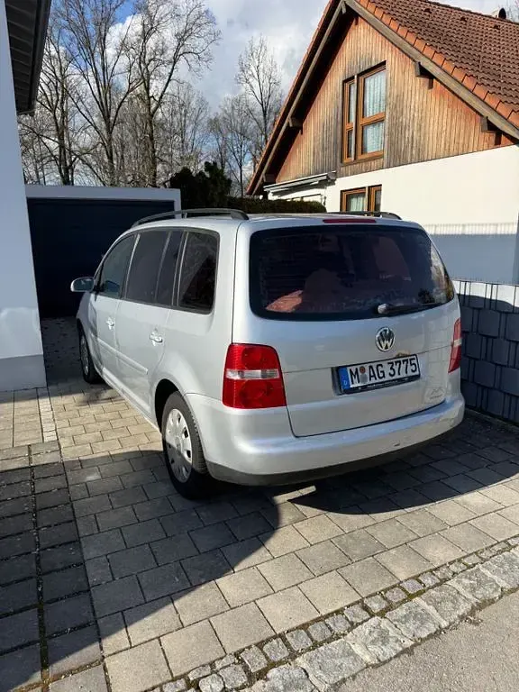 Gebraucht VW Touran Basis 116 PS (85 kW) 2004 Van / Kleinbus