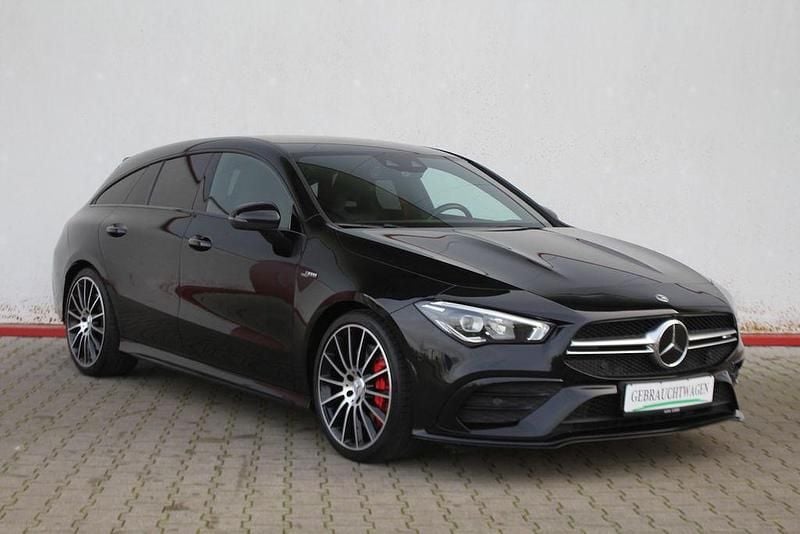 Nachtschwarz 696u Gebraucht 2021 Mercedes CLA35 AMG Shooting Brake AMG Kombi | 31.470 € (Superpreis) - Bild 1/4