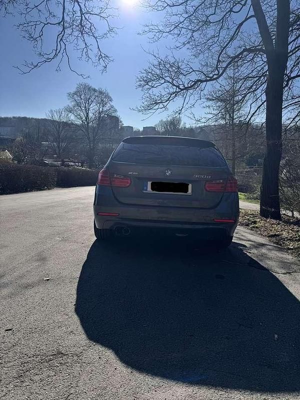 Gebraucht BMW 320 184 PS (135 kW) 2015 Grau Kombi