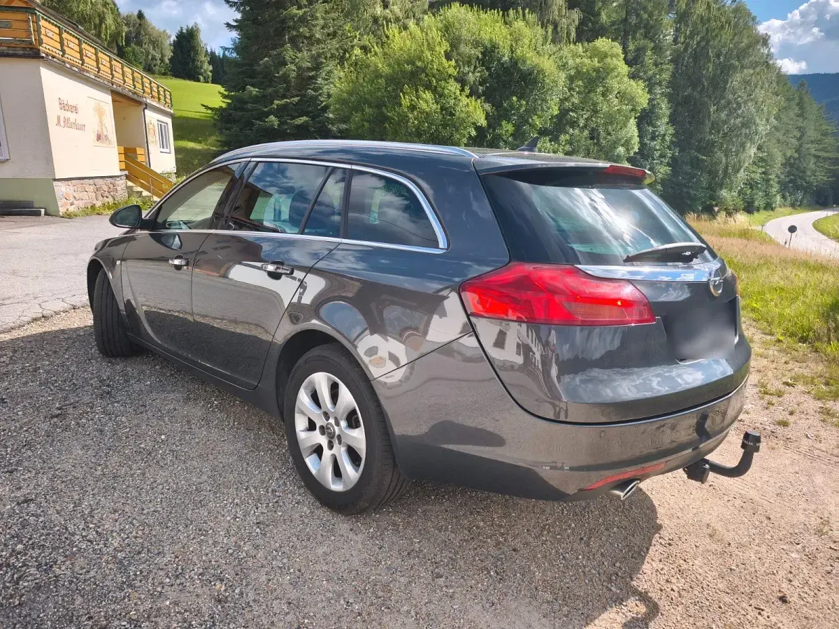 Gebraucht Opel Insignia 194 PS (142 kW) 2012 Grau Limousine