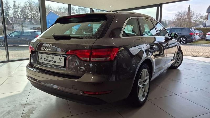 Używany Audi A4 150 KM (110 kW) 2017 Brązowy Kombi
