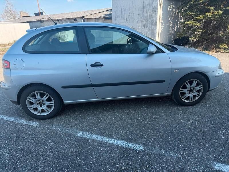 Gebraucht Seat Ibiza 75 PS (55 kW) 2005 Silber Kleinwagen