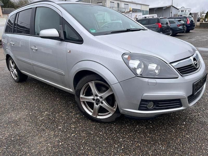 Gebraucht Opel Zafira Edition 140 PS (102 kW) 2008 Silber Van / Kleinbus