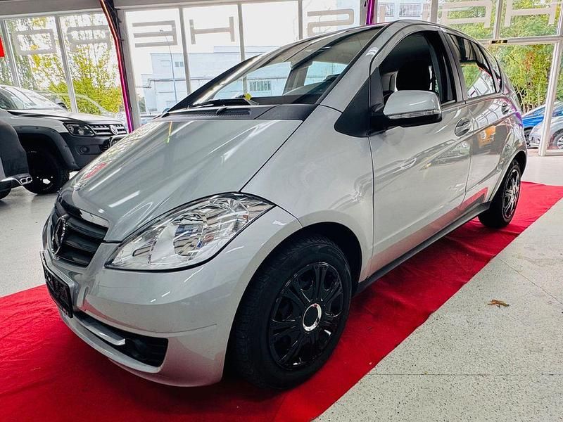 Gebraucht Mercedes A160 95 PS (69 kW) 2010 Silber Limousine