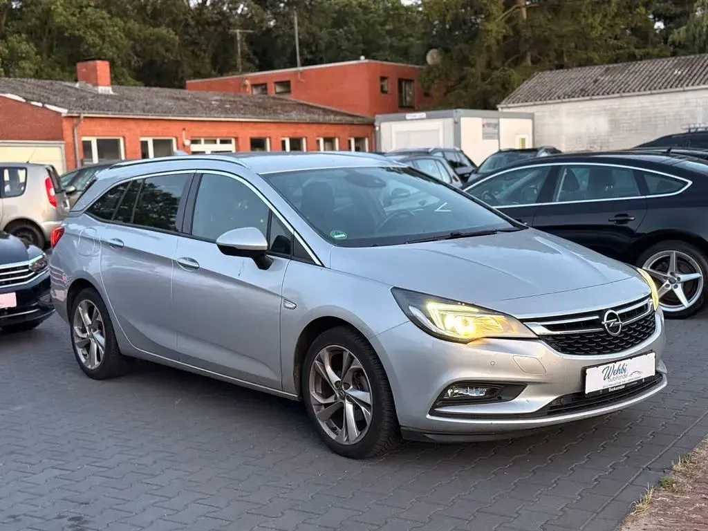 Gebraucht Opel Astra Dynamic 125 PS (91 kW) 2017 Silber Limousine