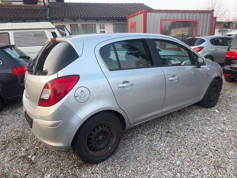 Gebraucht Opel Corsa 87 PS (63 kW) 2011 Silber Kleinwagen