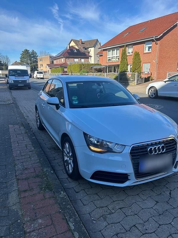 Second-hand Audi A1 105 CP (77 kW) 2011 Albastru Hatchback
