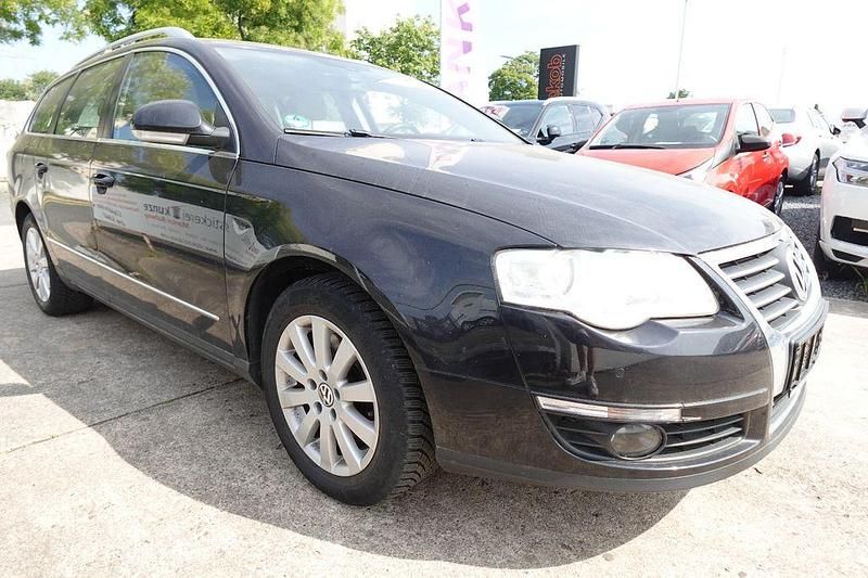 Schwarz Gebraucht 2009 VW Passat Highline Kombi | 2.990 € (Guter Preis) - Bild 1/4