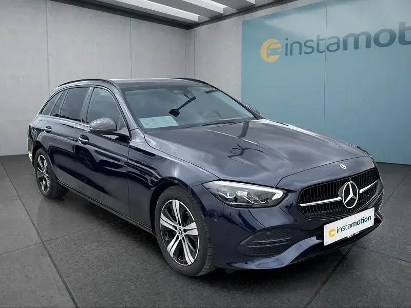 Gebraucht Mercedes C300 258 PS (189 kW) 2022 Blau Kombi