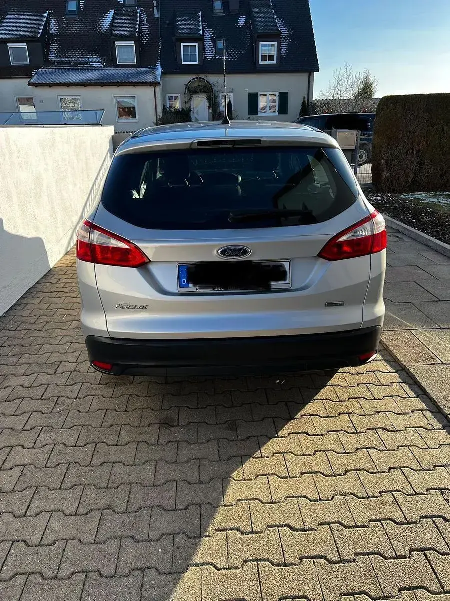 Gebraucht Ford Focus Ambiente 101 PS (74 kW) 2014 Silber Kombi