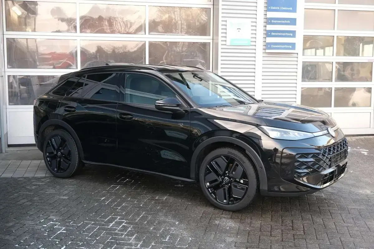 Neu VW T-Roc R-line 150 PS (110 kW) 2026 Schwarz SUV