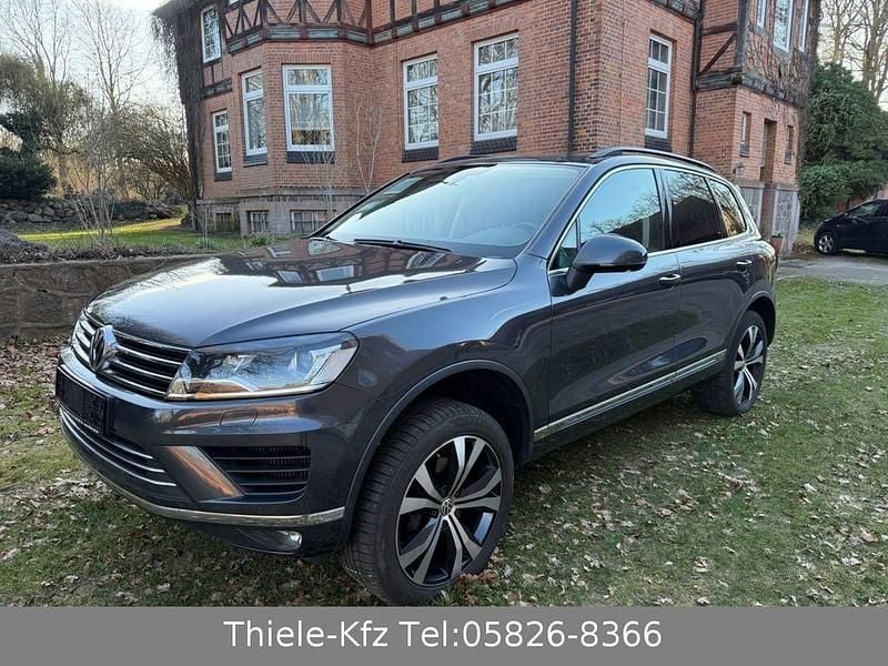 Gebraucht VW Touareg 262 PS (192 kW) 2016 Grau SUV