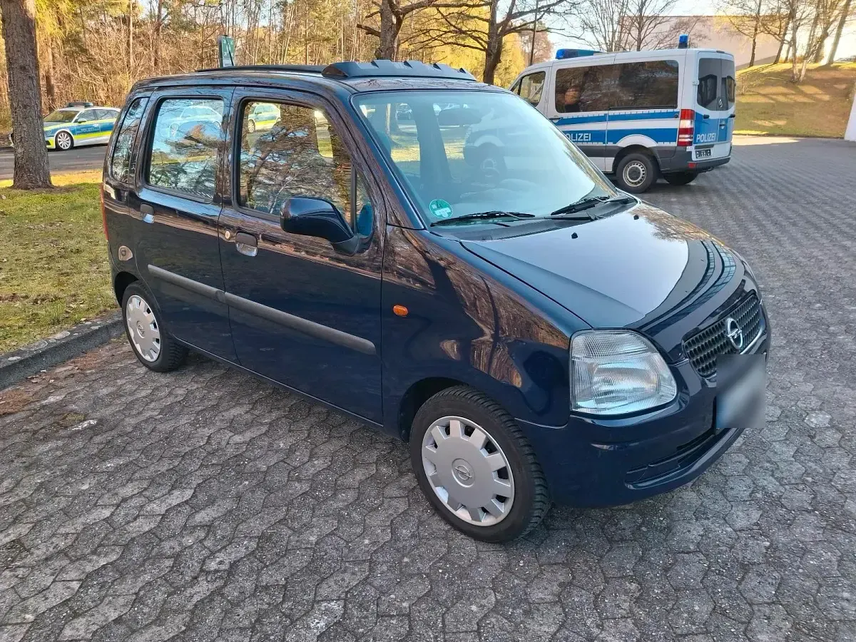 Gebraucht Opel Agila 58 PS (42 kW) 2002 Blau Van / Kleinbus