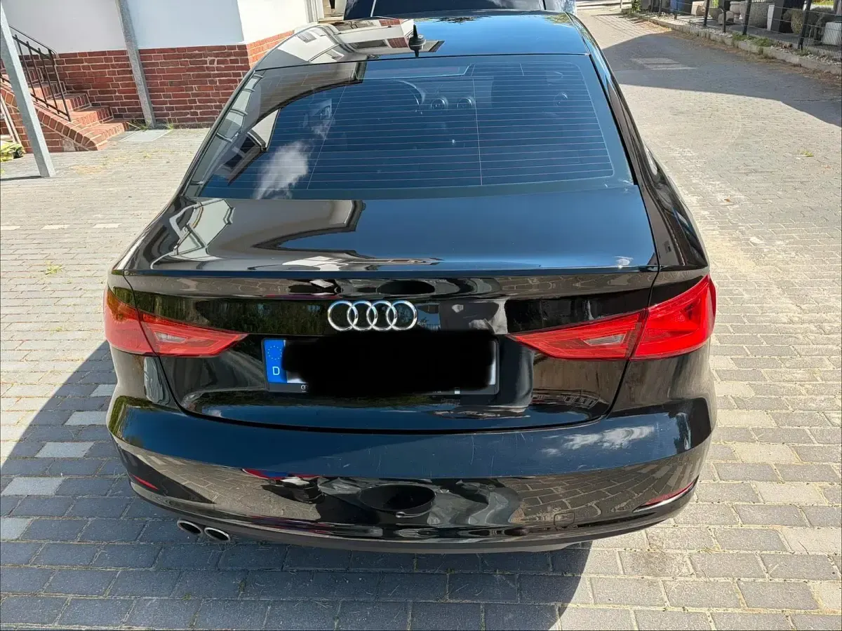 Używany Audi A3 Ambiente 150 KM (110 kW) 2014 Czarny Sedan/Limuzyna
