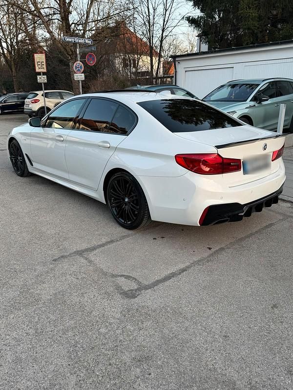 Gebraucht BMW 530 M Sport 252 PS (185 kW) 2017 Weiß Limousine